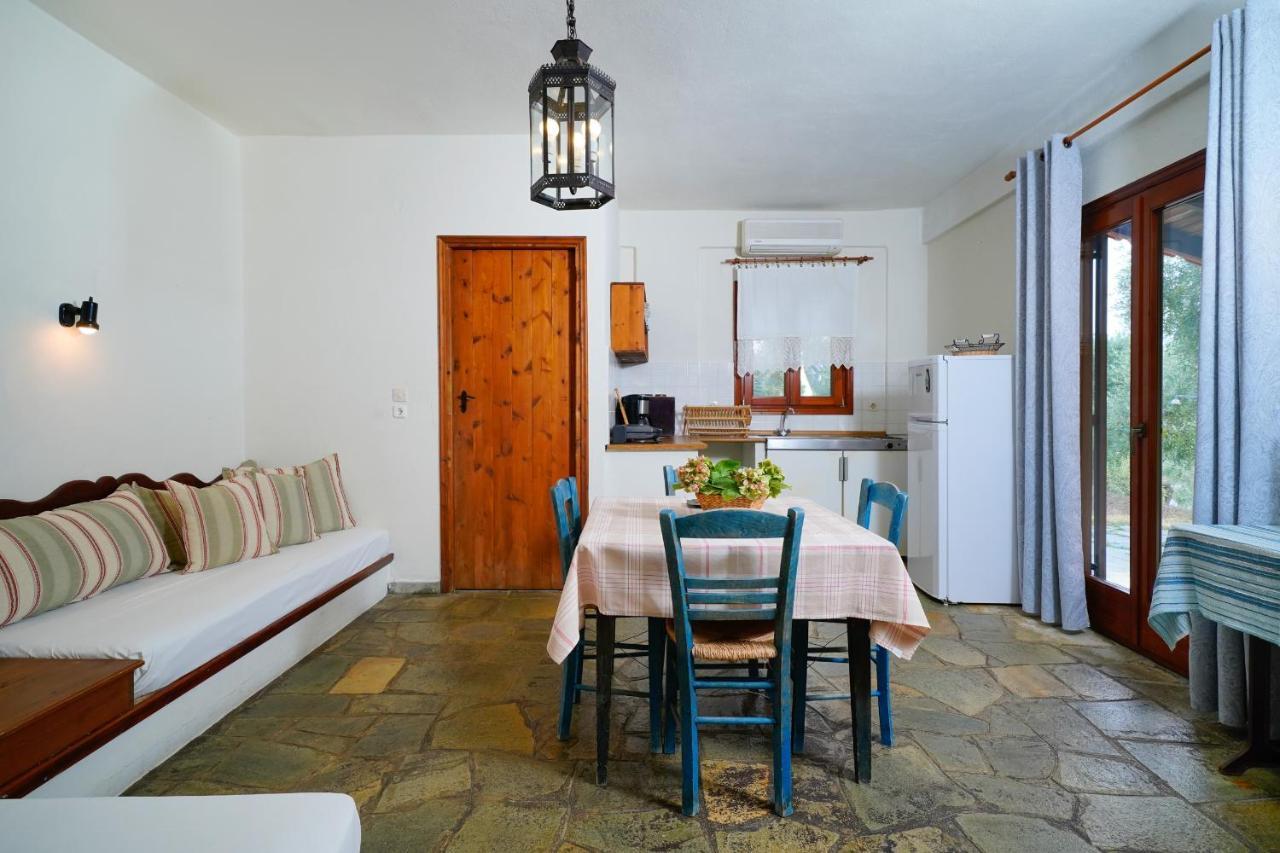 Giola Bungalows Sirines Astris Buitenkant foto